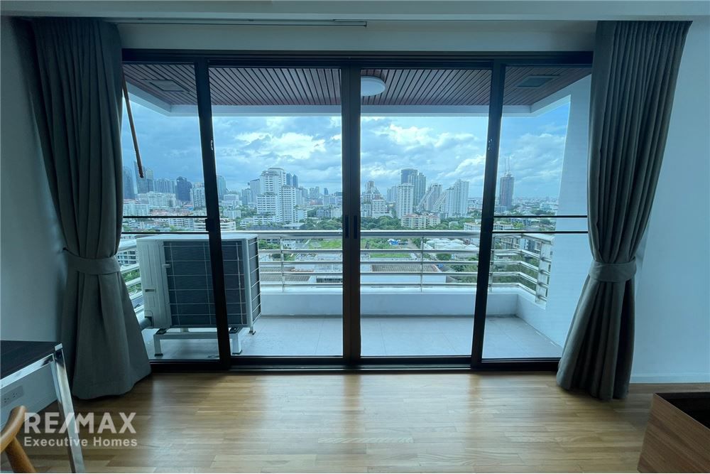 3-Bedroom Condo for Rent 145K+VAT on 19th Floor in Sukhumvit 39 3