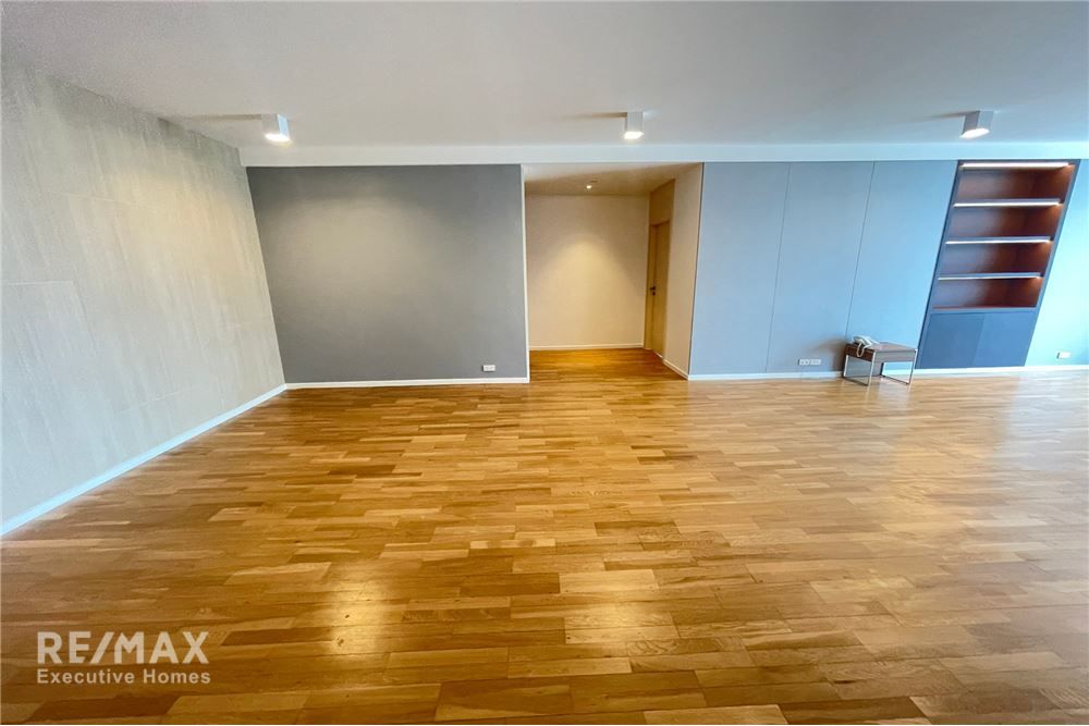 3-Bedroom Condo for Rent 145K+VAT on 19th Floor in Sukhumvit 39 5