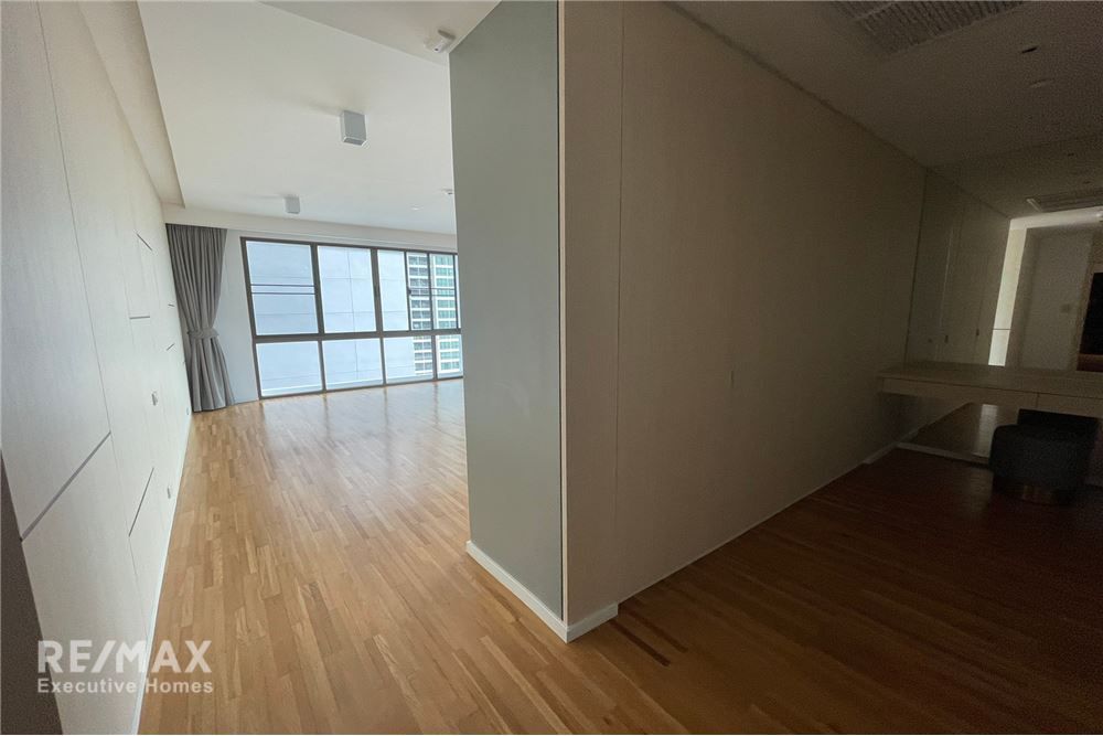 3-Bedroom Condo for Rent 145K+VAT on 19th Floor in Sukhumvit 39 7