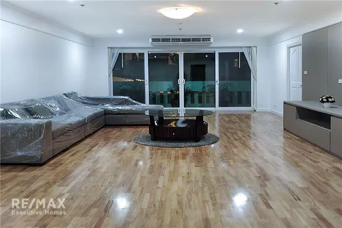 renovated-4-bedroom-condo-in-sukhumvit-20-920071001-9343