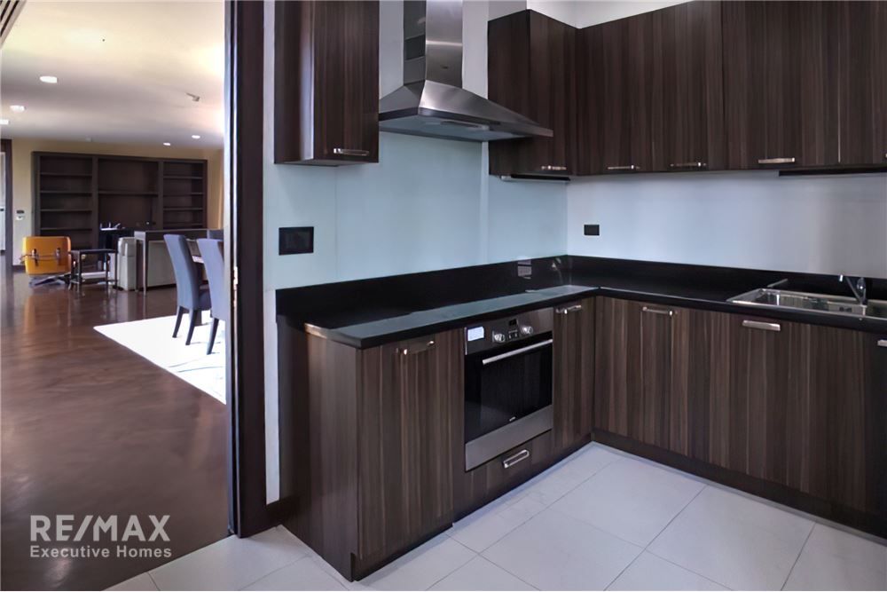 Modern 2BR Condo for Rent 100K | 180sqm | 500m to BTS Ekkamai 5