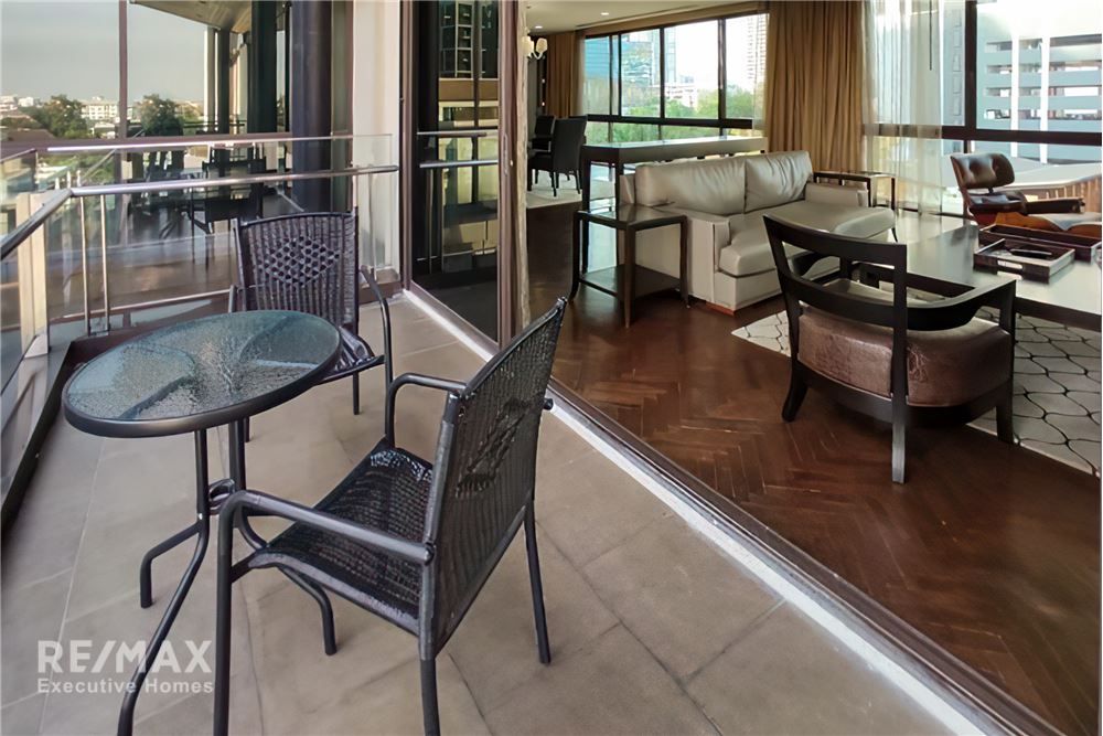 Modern 2BR Condo for Rent 100K | 180sqm | 500m to BTS Ekkamai 8