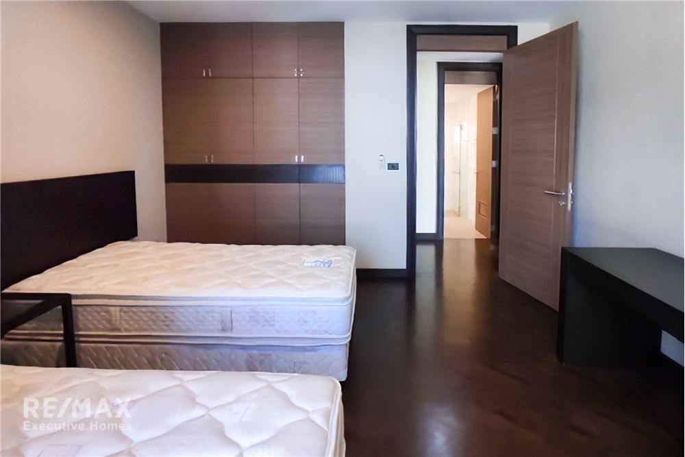 Modern 2BR Condo for Rent 100K | 180sqm | 500m to BTS Ekkamai 9