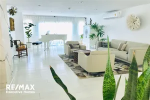 stylish-modern-duplex-penthouse-for-sale-on-sukhumvit-24-920071001-9460