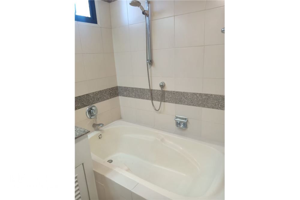 Spacious Pet Friendly Sukhumvit 24 Phrom Pong 11
