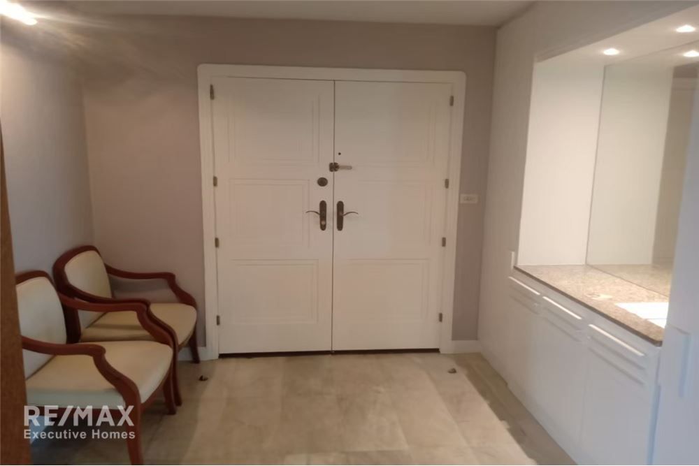 Spacious Pet Friendly Sukhumvit 24 Phrom Pong 18