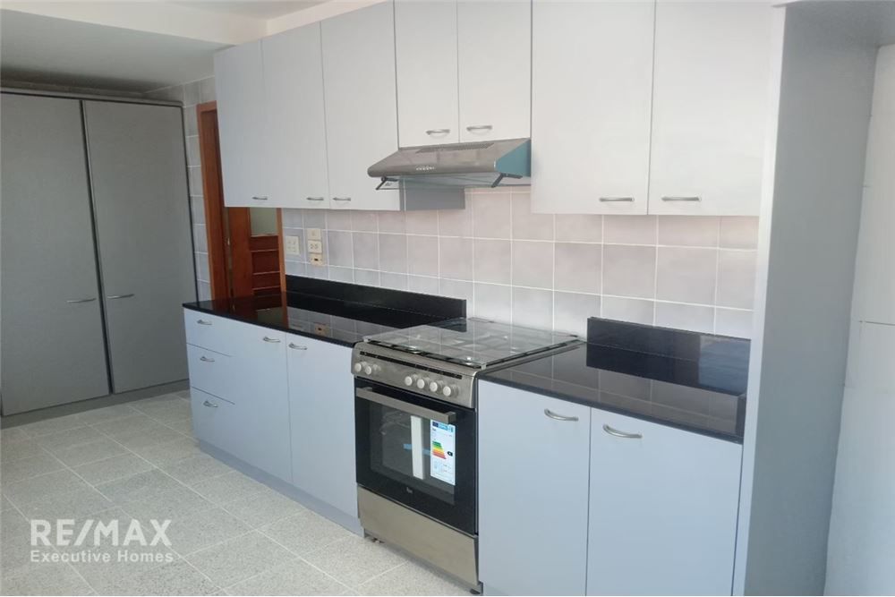 Spacious Pet Friendly Sukhumvit 24 Phrom Pong 3