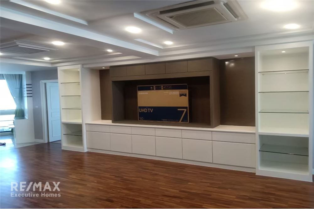 Spacious Pet Friendly Sukhumvit 24 Phrom Pong 5