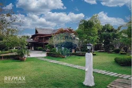 Luxury Boutique Hotel for Rent in Nong Pla Lai, Pattaya 2