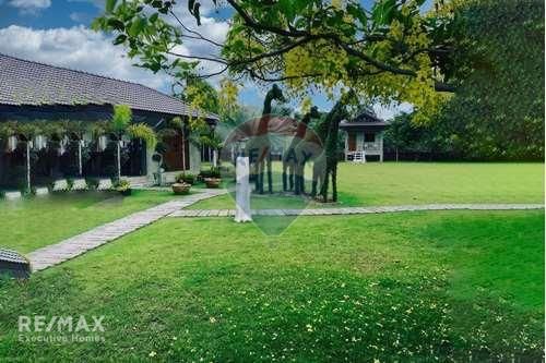 Luxury Boutique Hotel for Rent in Nong Pla Lai, Pattaya 3