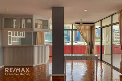 spacious-3-bedroom-condo-for-sale-near-bts-nana-and-nist-international-school-920071049-1000