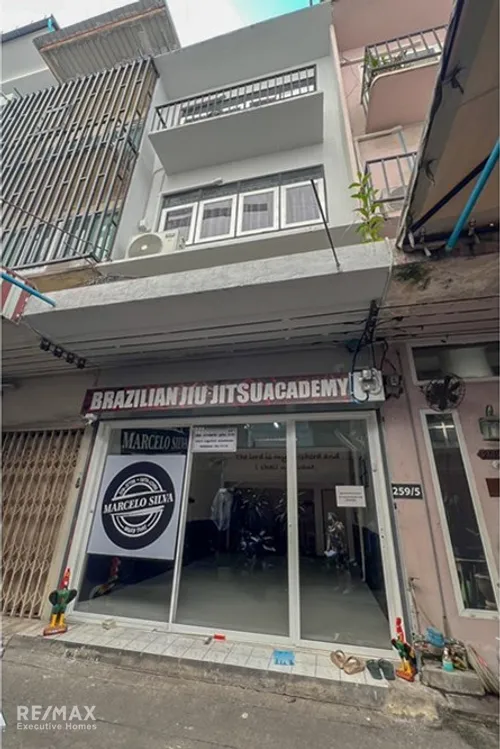 modern-3-story-townhouse-on-sukhumvit-22-close-to-emsphere-920071049-1261