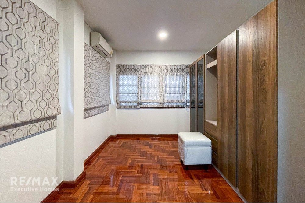 4BR Detached House for Rent Near BTS Thonglor, Sukhumvit - Pet Friendly 16