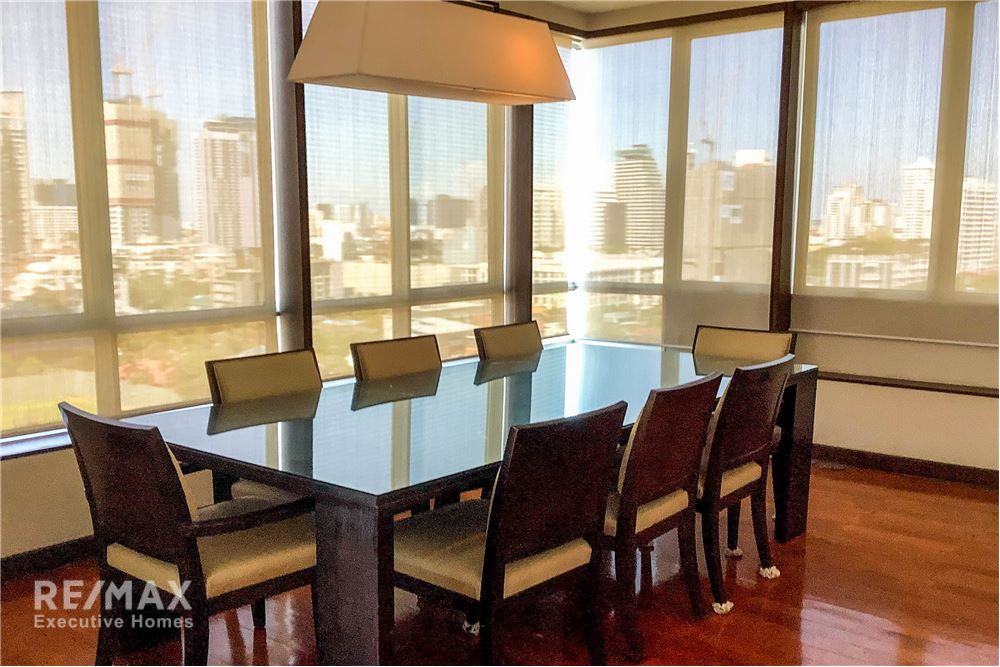 Rent 231sqm 3+1BR Thonglor Suite | Hardwood Trim | Huge Space 2