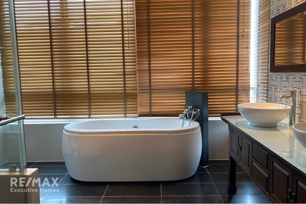 Rent 300K | Palatial 550sqm Duplex Sky Villa | Thonglor BTS | 4+1 BR 46