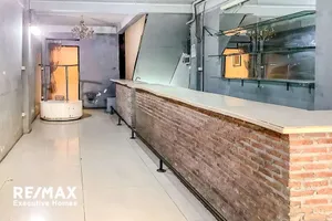 prime-commercial-space-available-in-the-heart-of-sukhumvit-road-townhouse-920071049-627