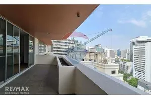 spacious-condo-with-large-balcony-near-bts-nana-4-mins-walk-920071054-442