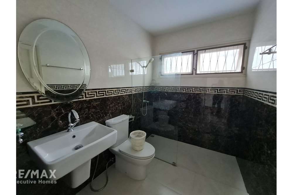 Spacious 4-Bedroom Home Near Suanluang Rama 9 Park & Paradise Park Mall 25