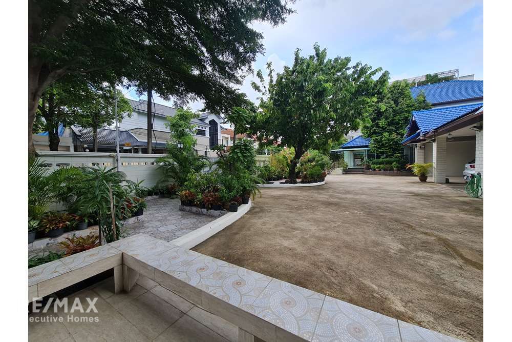 Spacious 4-Bedroom Home Near Suanluang Rama 9 Park & Paradise Park Mall 5