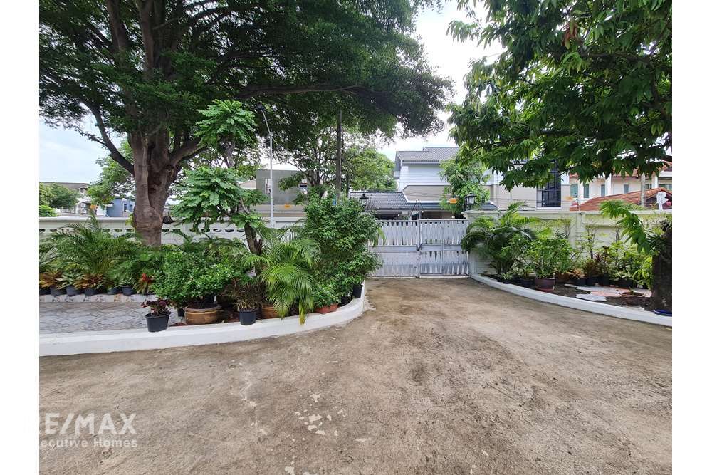 Spacious 4-Bedroom Home Near Suanluang Rama 9 Park & Paradise Park Mall 6