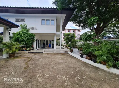 spacious-4-bedroom-house-near-suanluang-rama-9-park-and-paradise-park-mall-920071054-482