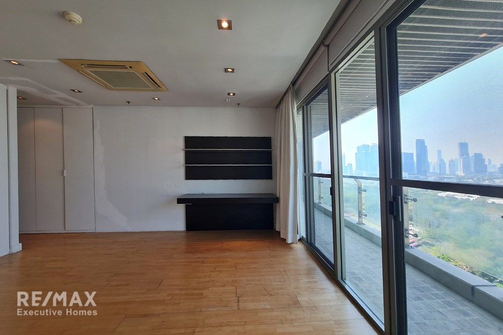 Pet-Friendly Condo at The Lakes – Full Park View & Huge Balcony, 5 Mins Walk to BTS Asok 10