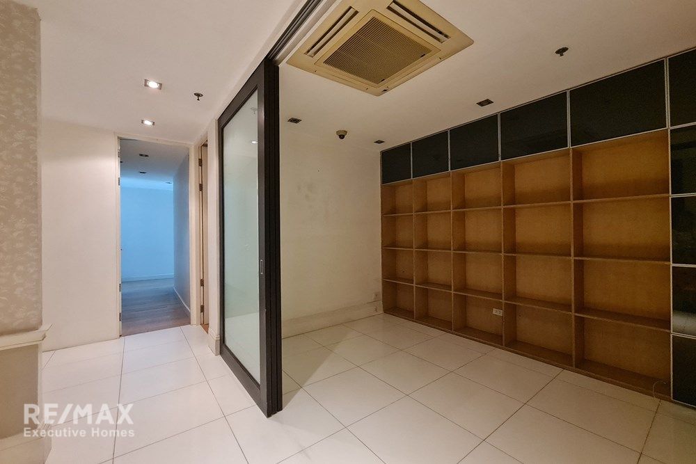 Pet-Friendly Condo at The Lakes – Full Park View & Huge Balcony, 5 Mins Walk to BTS Asok 14