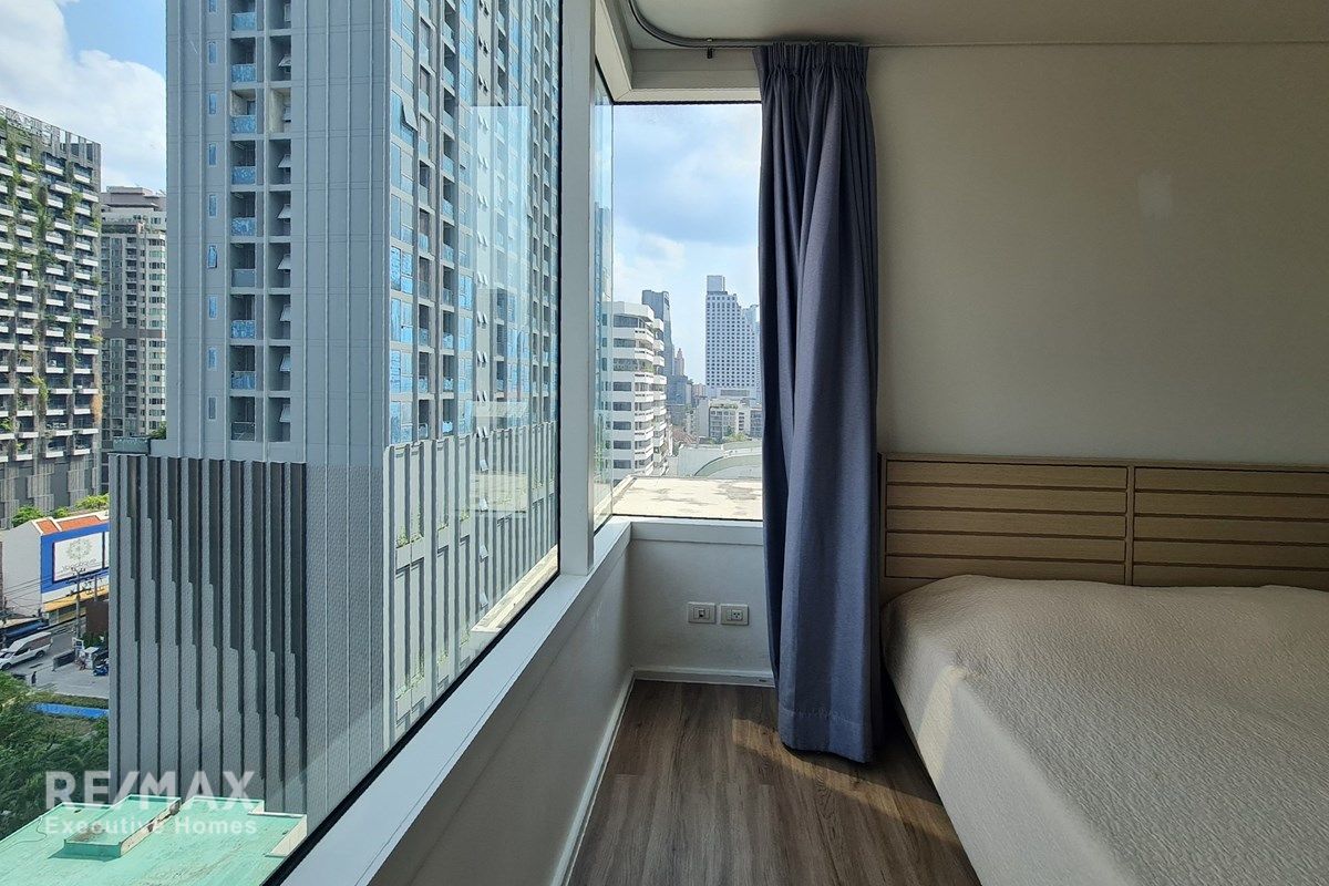 2 Bedroom Condo in Bangkok City Center – Asoke, 7 Mins Walk to MRT Sukhumvit 10