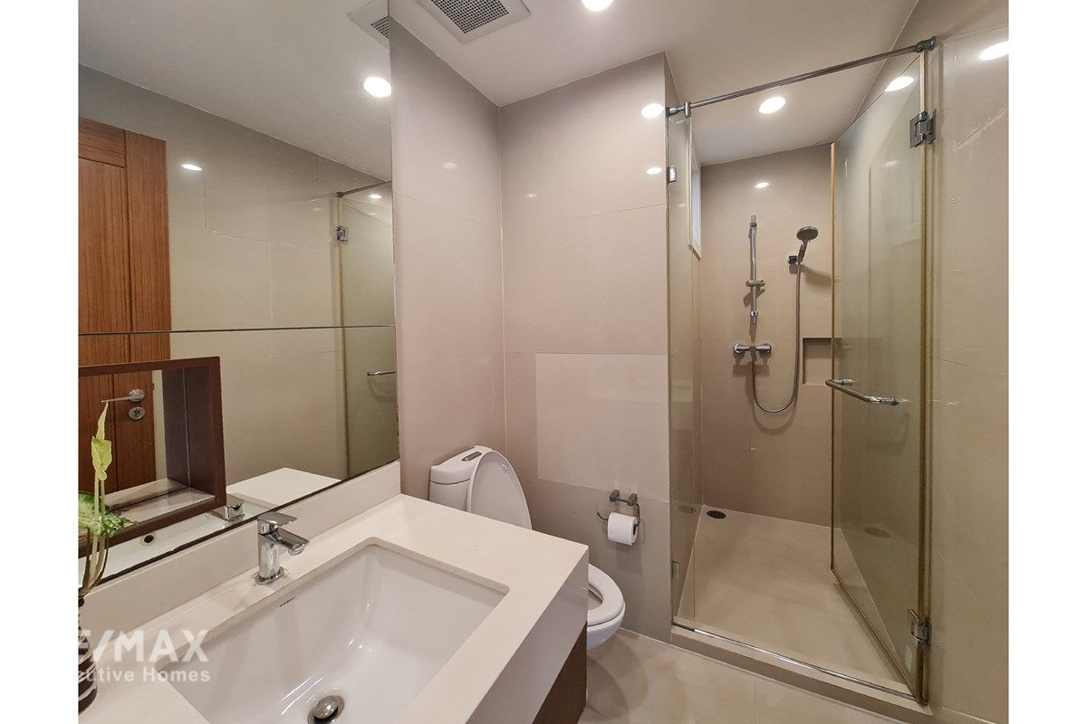 2 Bedroom Condo in Bangkok City Center – Asoke, 7 Mins Walk to MRT Sukhumvit 14