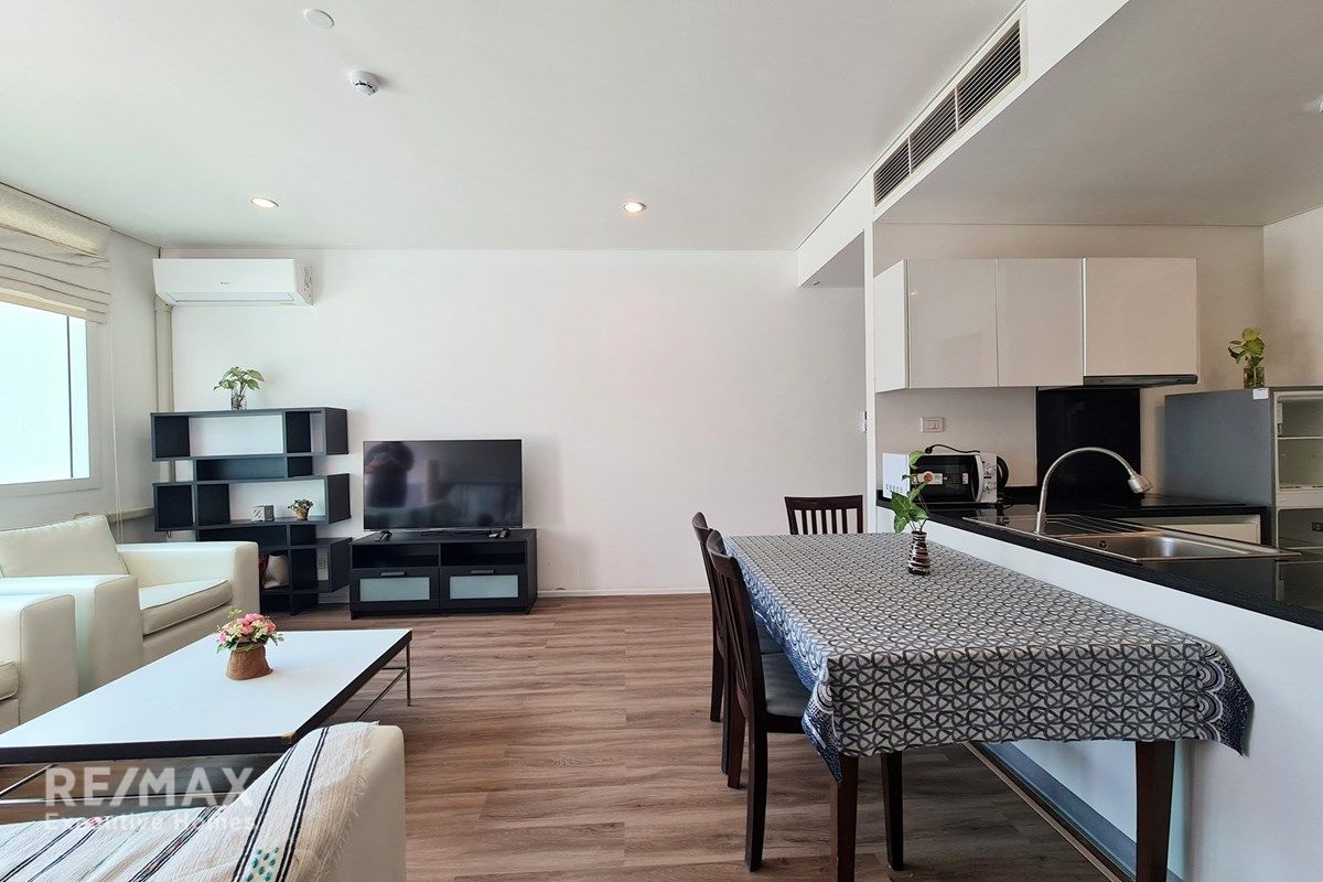2 Bedroom Condo in Bangkok City Center – Asoke, 7 Mins Walk to MRT Sukhumvit 15