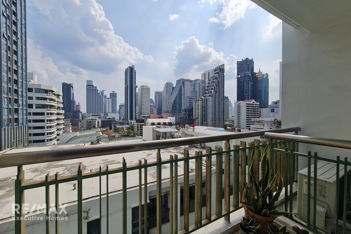 2 Bedroom Condo in Bangkok City Center – Asoke, 7 Mins Walk to MRT Sukhumvit 16