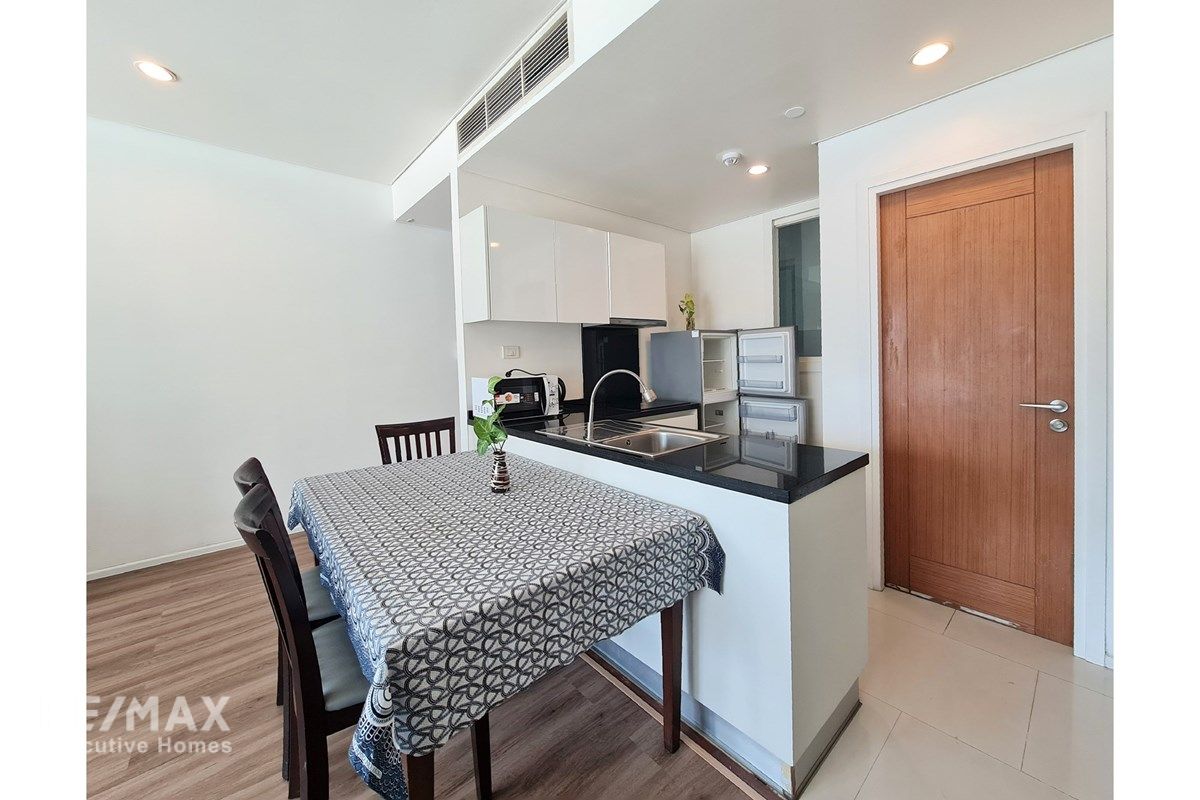 2 Bedroom Condo in Bangkok City Center – Asoke, 7 Mins Walk to MRT Sukhumvit 4
