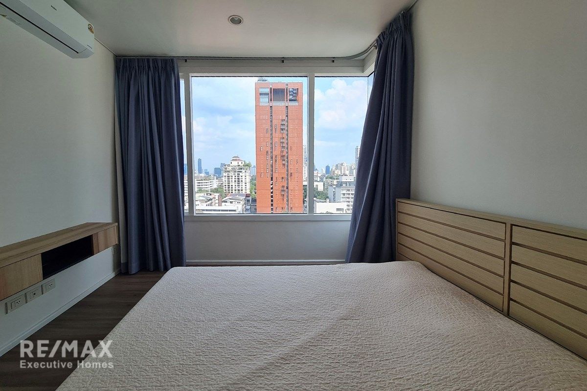 2 Bedroom Condo in Bangkok City Center – Asoke, 7 Mins Walk to MRT Sukhumvit 7