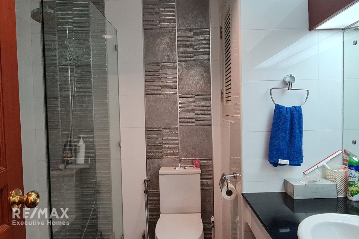3BR Condo in Ekkamai – Spacious Unit with Nice Open View 20