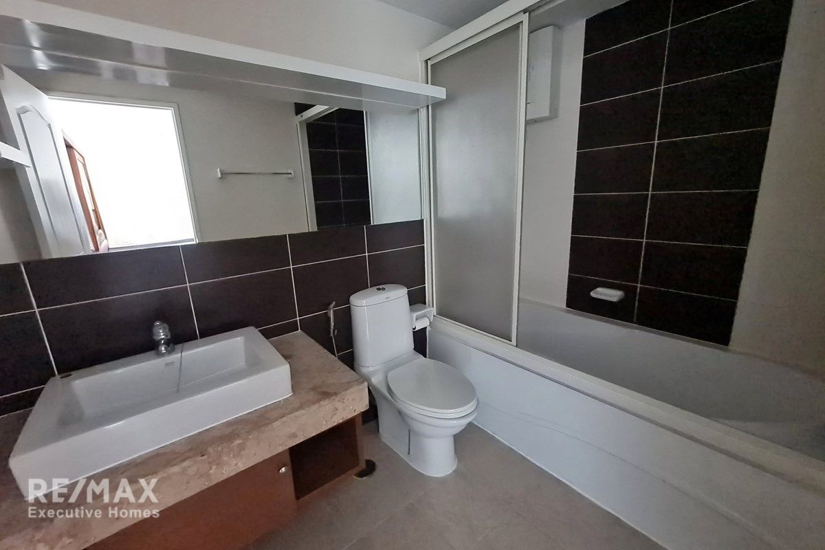 2BR Condo with Excellent Layout in Prime Thonglor, Sukhumvit 8