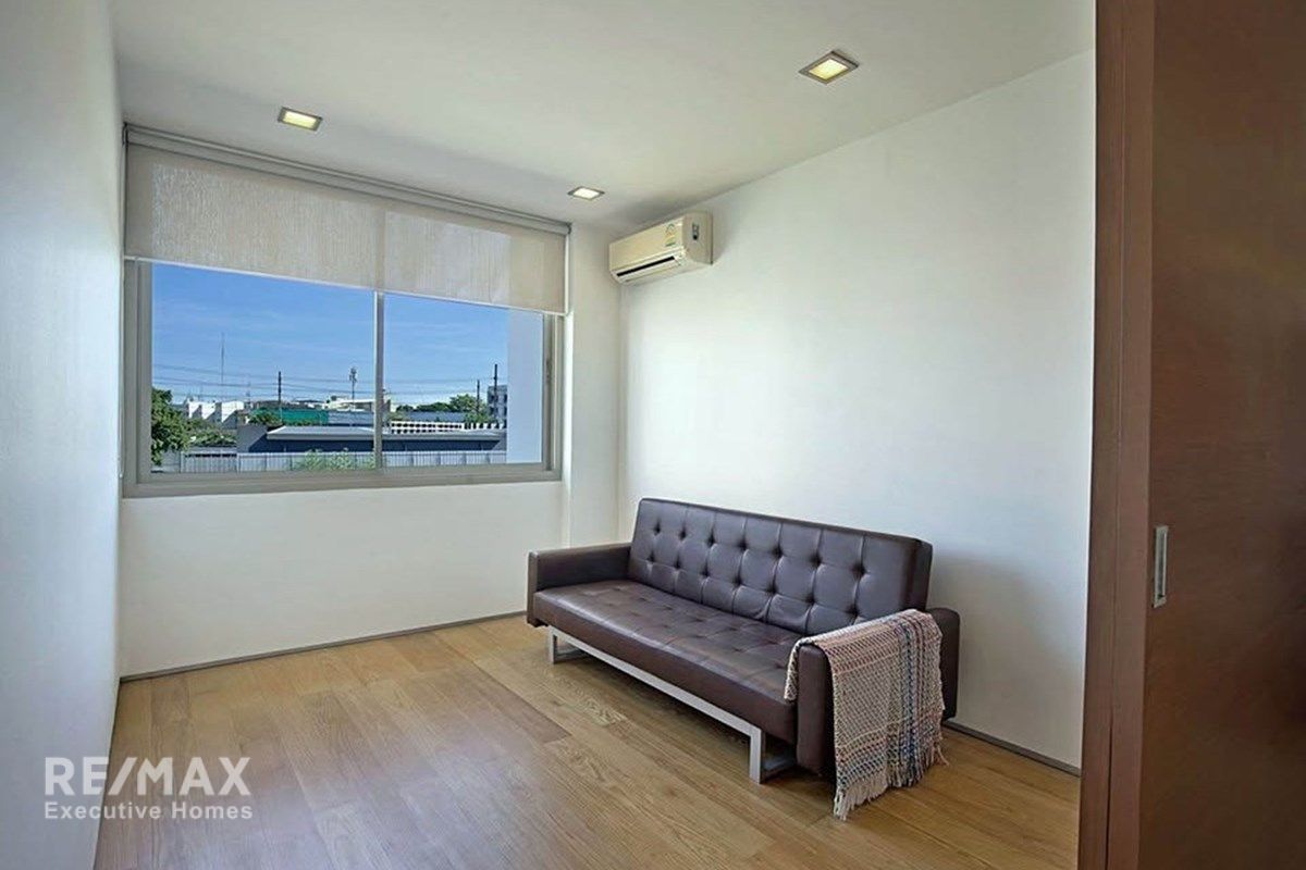 3BR Modern Resort-Style | Pet-Allowed | Steps to BTS Phra Khanong. 9