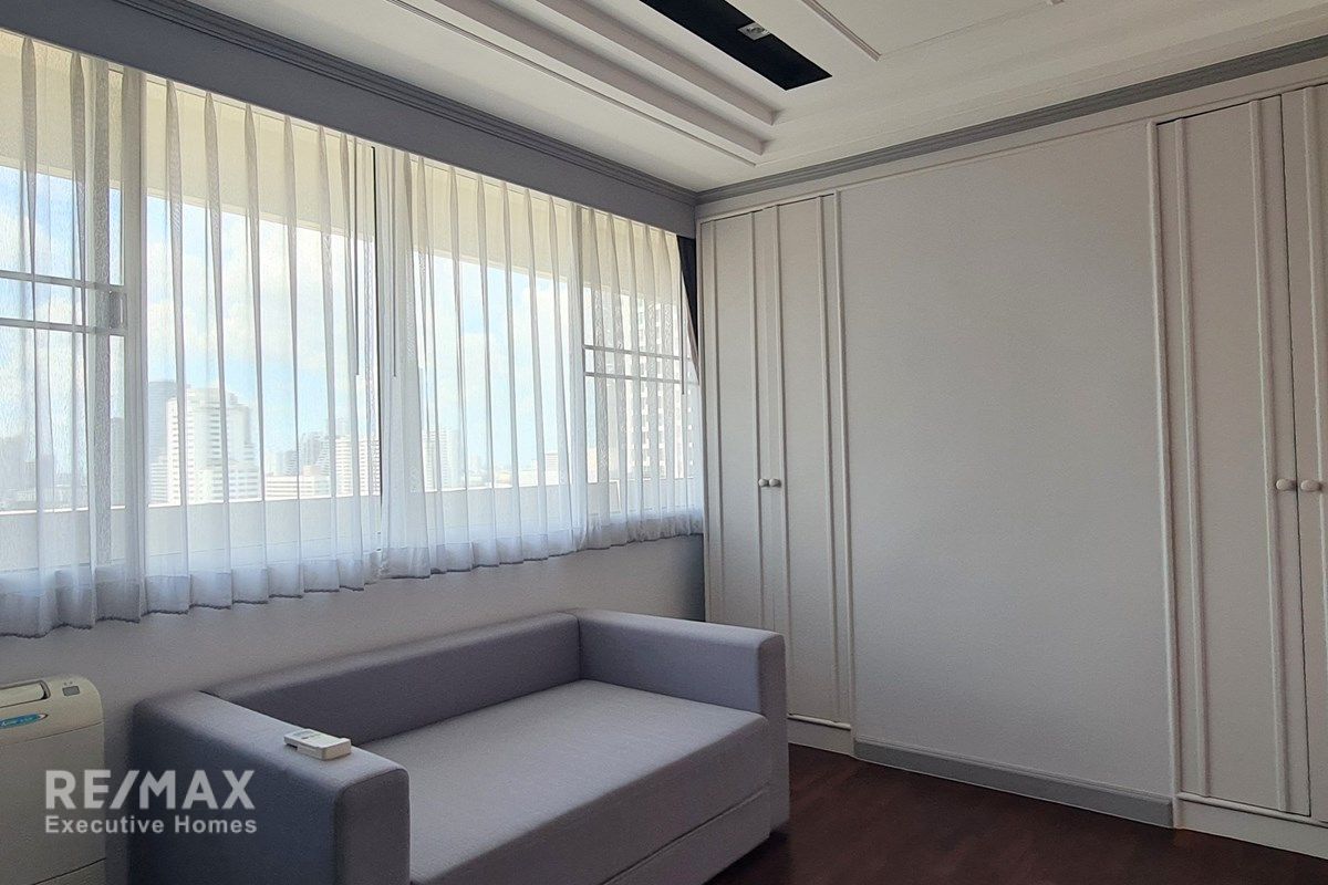 Move-In Ready Condo Near EmQuartier - 14 Min Walk to BTS Phrom Phong 14