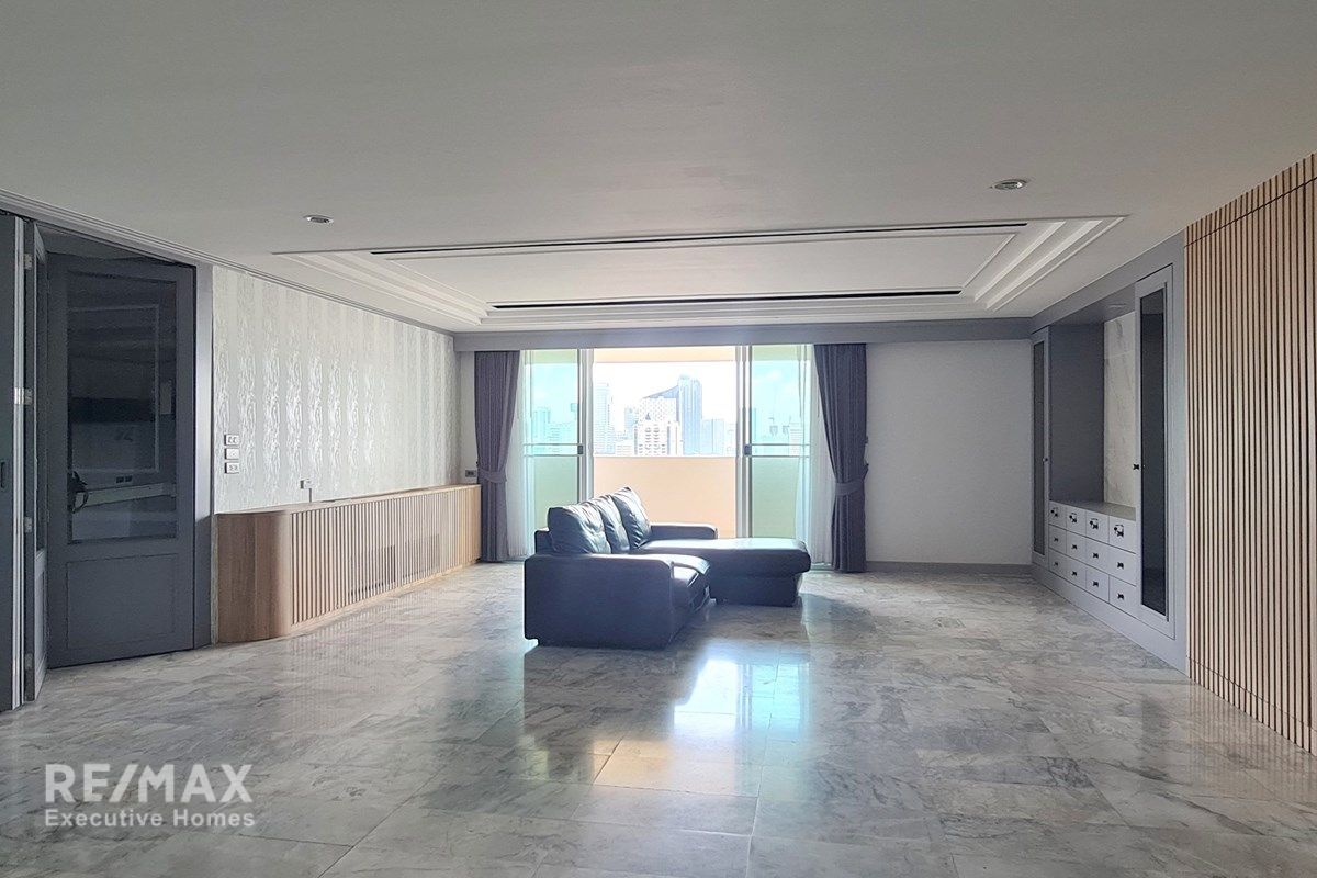 Move-In Ready Condo Near EmQuartier - 14 Min Walk to BTS Phrom Phong 4