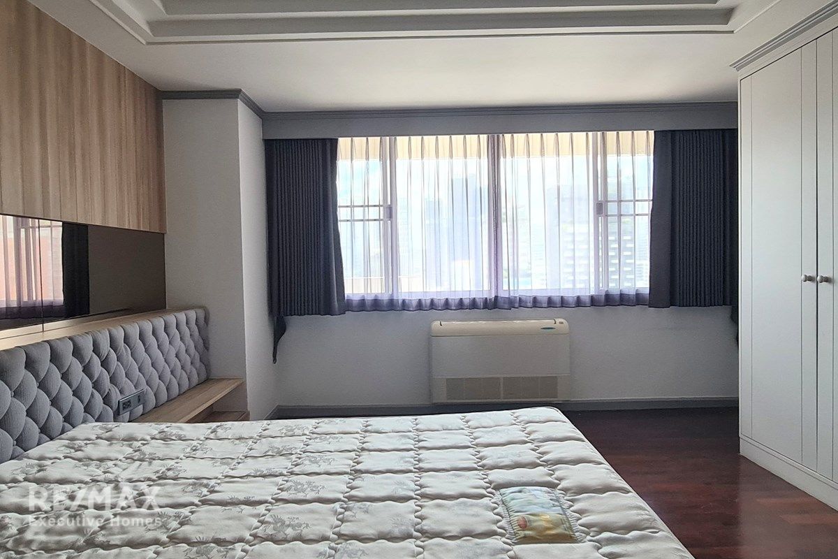 Move-In Ready Condo Near EmQuartier - 14 Min Walk to BTS Phrom Phong 9