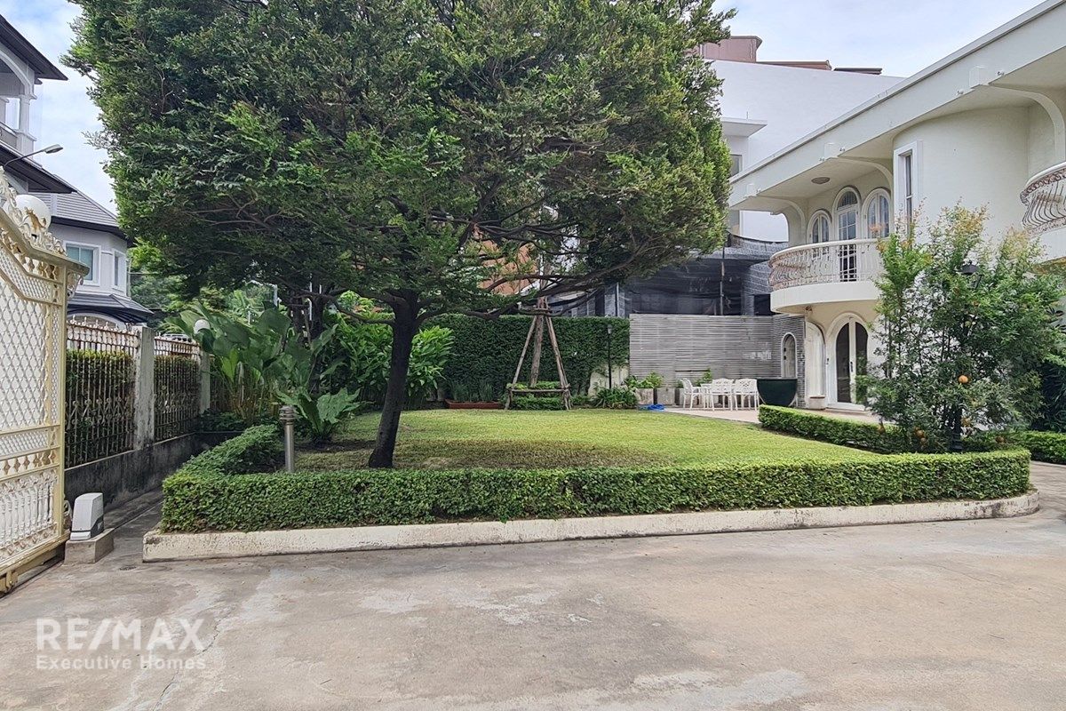 Detached House for Sale in Sukhumvit–Punnawithi | 500m to BTS 3