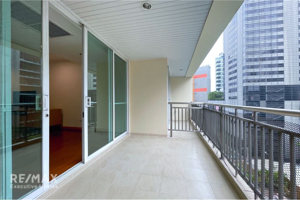 Pet-Friendly Furnished 3-Bedroom Condo Near BTS in Prime Location 13