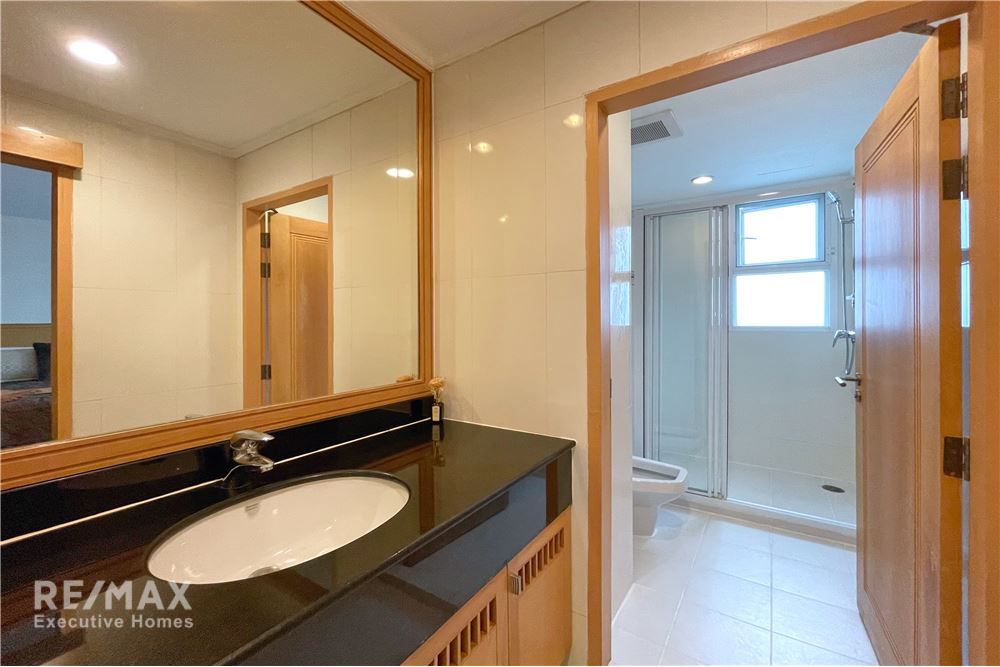 Pet-Friendly Furnished 3-Bedroom Condo Near BTS in Prime Location 16