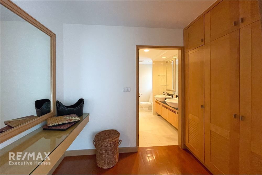 Pet-Friendly Furnished 3-Bedroom Condo Near BTS in Prime Location 21
