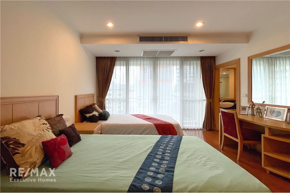 Pet-Friendly Furnished 3-Bedroom Condo Near BTS in Prime Location 23