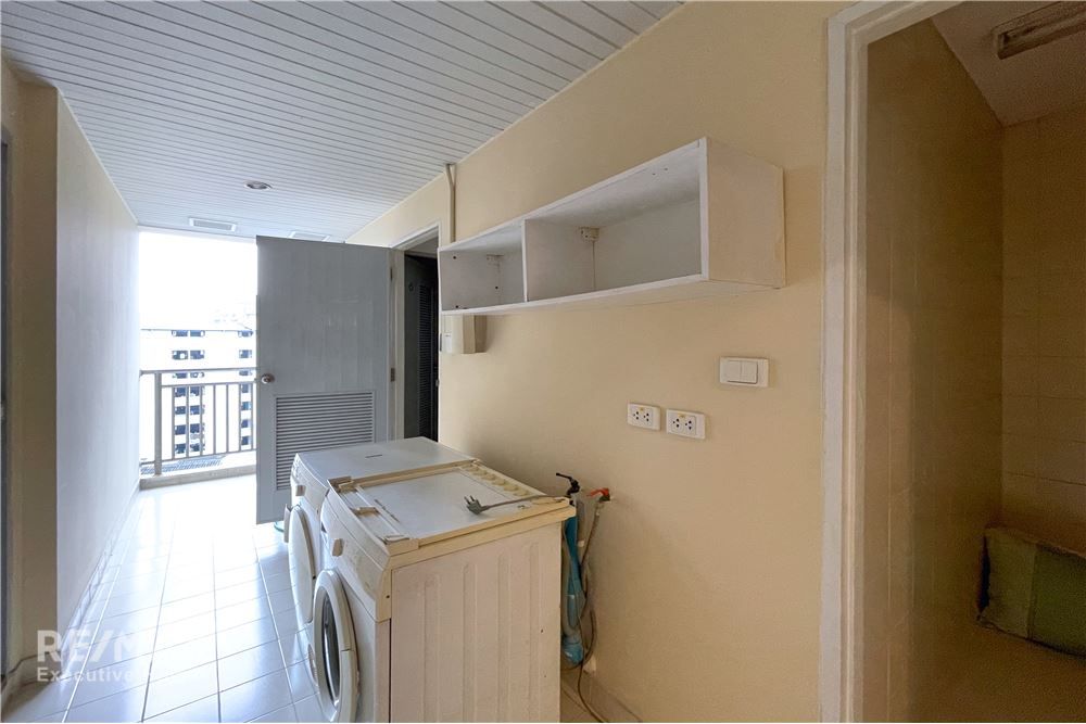 Pet-Friendly Furnished 3-Bedroom Condo Near BTS in Prime Location 25
