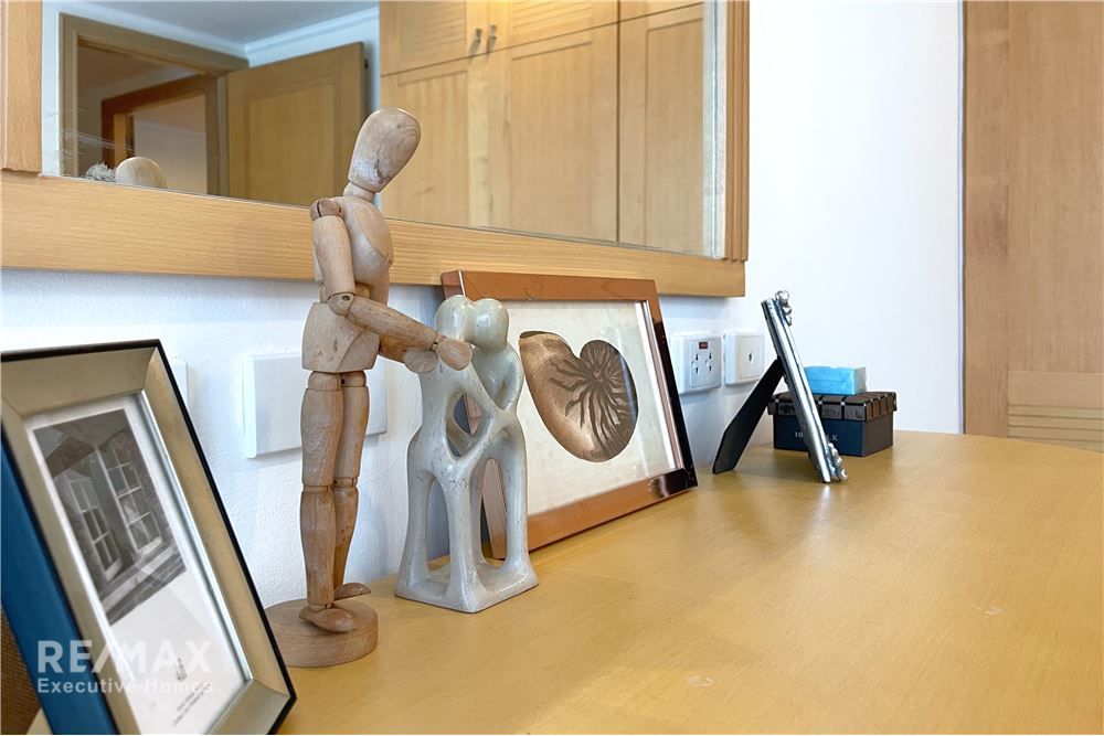 Pet-Friendly Furnished 3-Bedroom Condo Near BTS in Prime Location 4