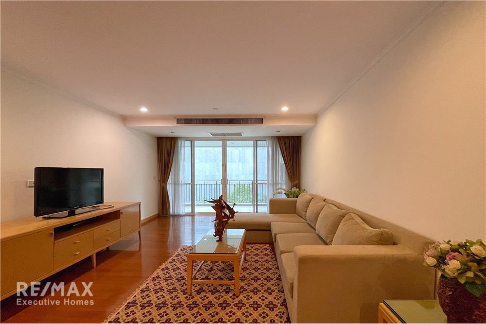 Pet-Friendly Furnished 3-Bedroom Condo Near BTS in Prime Location 5