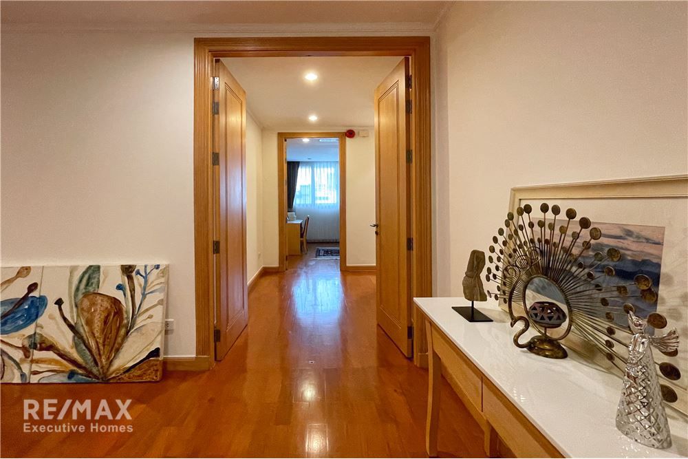 Pet-Friendly Furnished 3-Bedroom Condo Near BTS in Prime Location 7