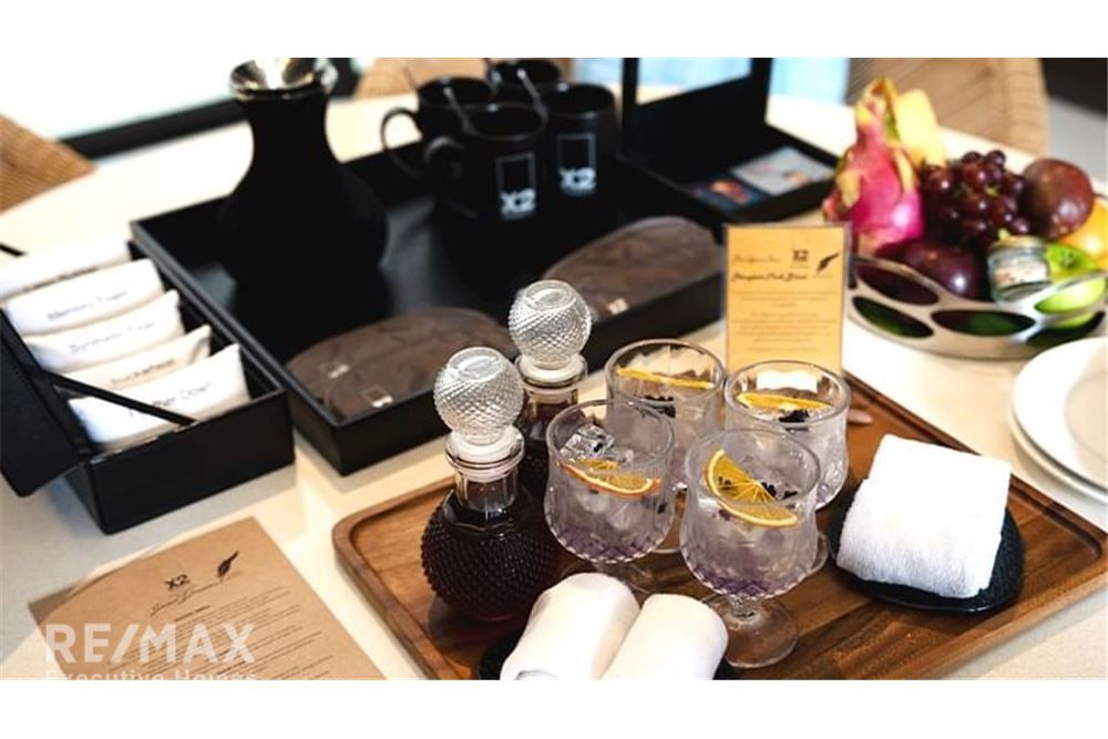 Luxurious Seaside Villa for Sale in Bang Sare, Chonburi 11