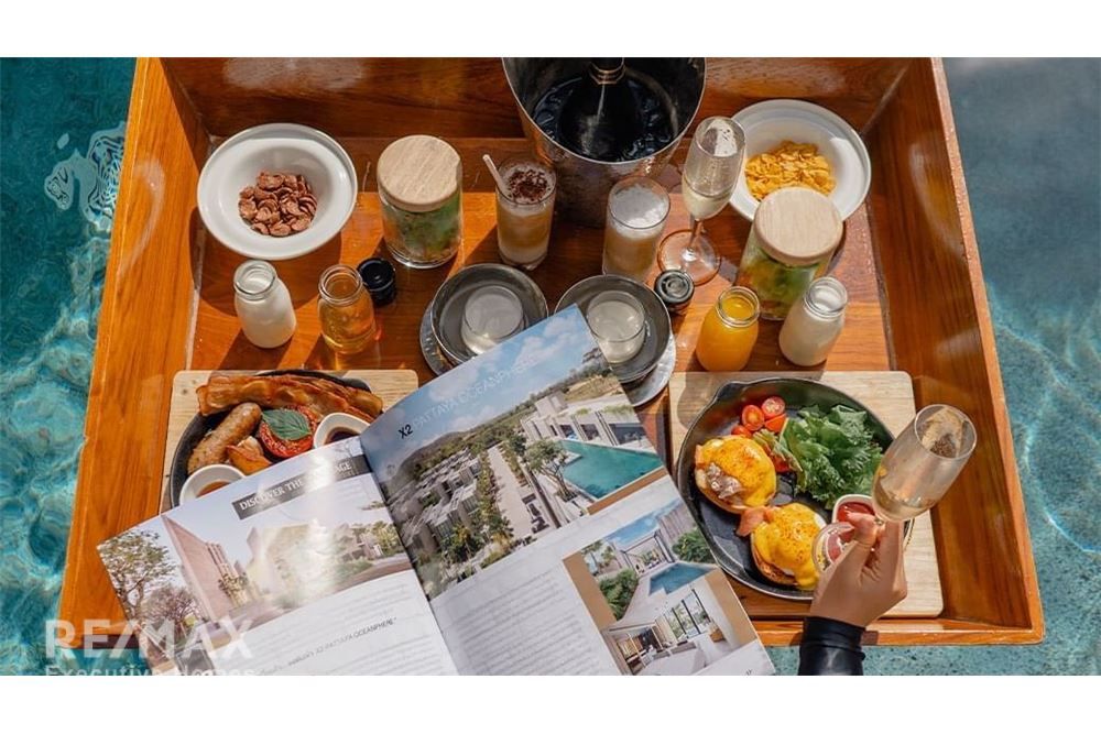 Luxurious Seaside Villa for Sale in Bang Sare, Chonburi 12